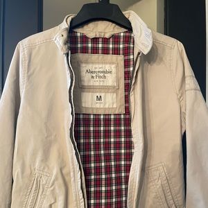 Men’s size medium cotton jacket.